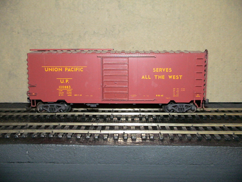 UP100883